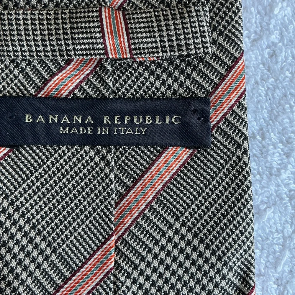 Banana Republic Gray Glen Plaid Tie with Pink Stripes